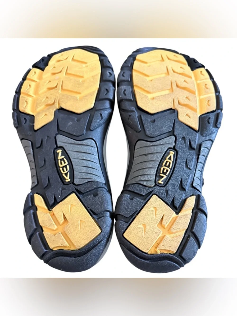 KEEN Newport H2 Men’s 10 water sport hybrid black & yellow sandal